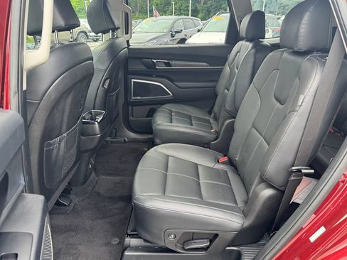 Used 2023 Kia Telluride EX w/ EX Captain's Chair Package AWD/4WD image 37