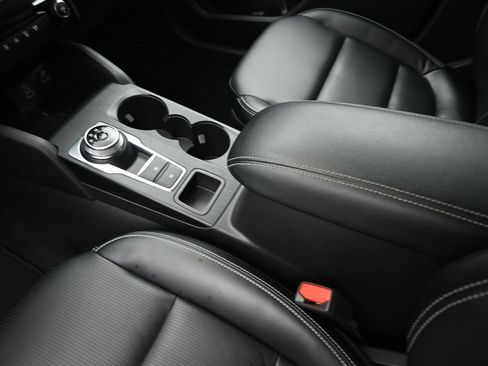 Used 2025 Ford Escape Platinum AWD/4WD image 9