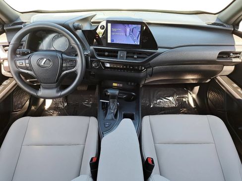 Used 2024 Lexus UX 250h FWD image 9
