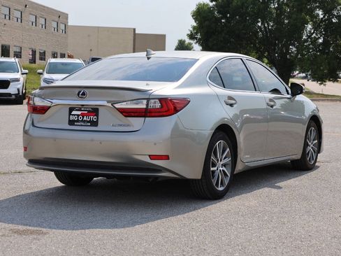 Used 2018 Lexus ES 300h w/ Navigation Package FWD image 9