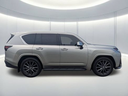 Used 2024 Lexus LX 600 F Sport AWD/4WD image 7