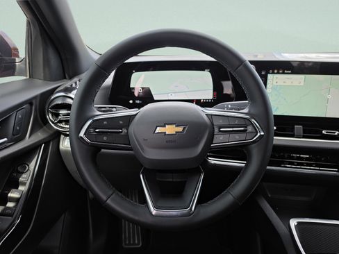 New 2026 Chevrolet Equinox LT w/ Safety and Technology Package FWD image 16