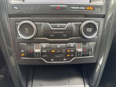 Used 2018 Ford Explorer XLT w/ Equipment Group 202A image 36