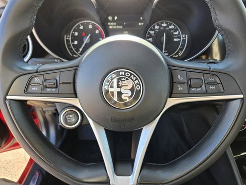 Used 2019 Alfa Romeo Giulia RWD image 19