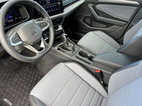 New 2026 Volkswagen Jetta SE image 9