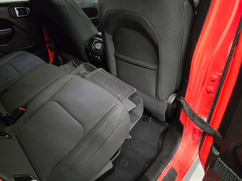 Used 2023 Jeep Gladiator Sport AWD/4WD image 37