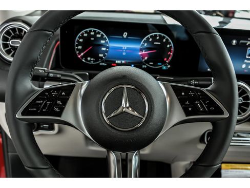 New 2026 Mercedes-Benz GLB 250 4MATIC image 12