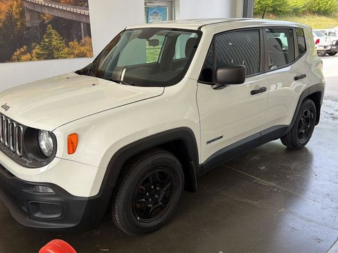 Used 2018 Jeep Renegade Sport w/ Power & Air Group FWD image 7