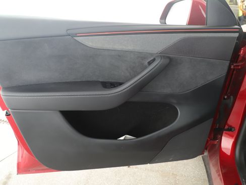 Used 2026 Tesla Model Y 2WD image 6