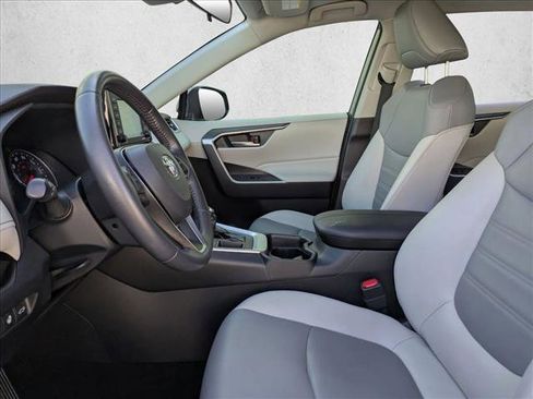 Certified 2020 Toyota RAV4 XLE Premium image 16
