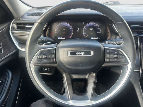 Used 2022 Jeep Grand Cherokee L Limited AWD/4WD image 30