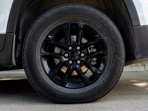 Used 2019 Chevrolet Traverse LT FWD image 15