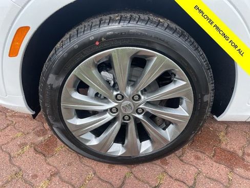 New 2025 Buick Envista Avenir image 4