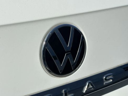 Used 2023 Volkswagen Atlas SE image 16