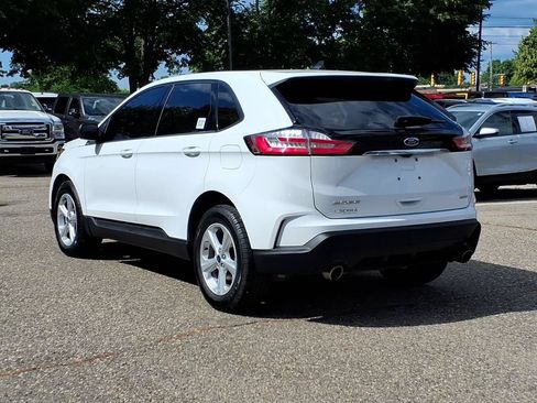 Used 2020 Ford Edge SE FWD image 3