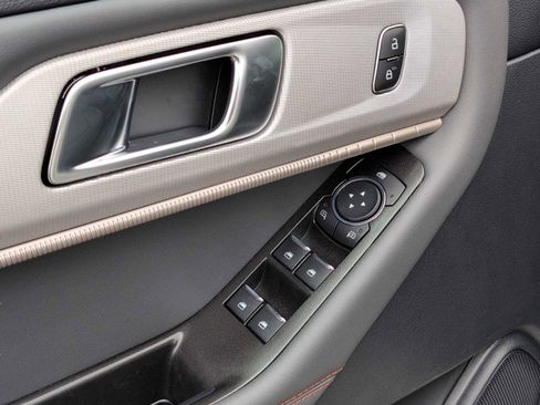 New 2025 Ford Explorer Active w/ Active Comfort Package image 11