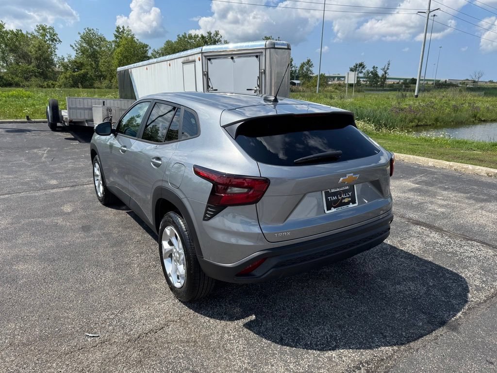 New 2026 Chevrolet Trax LS w/ LS Convenience Package FWD image 5