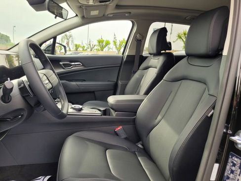 New 2026 Kia Sportage EX image 8