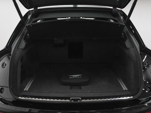 New 2024 Bentley Bentayga Extended Wheelbase image 11