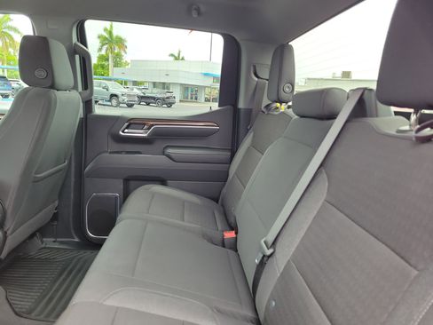Used 2025 Chevrolet Silverado 1500 LT RWD image 8