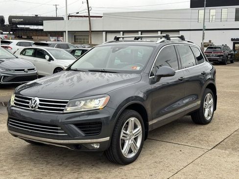 Used 2016 Volkswagen Touareg Executive image 1