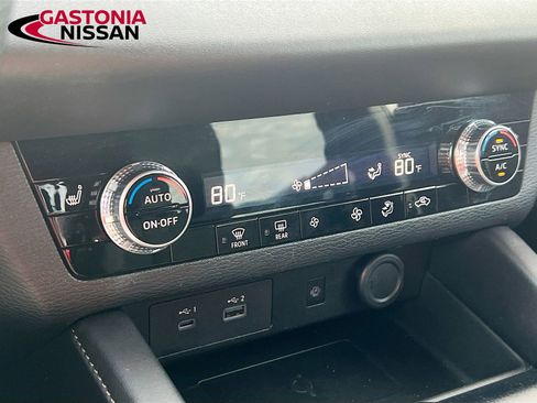 Used 2024 Mitsubishi Outlander SE image 21