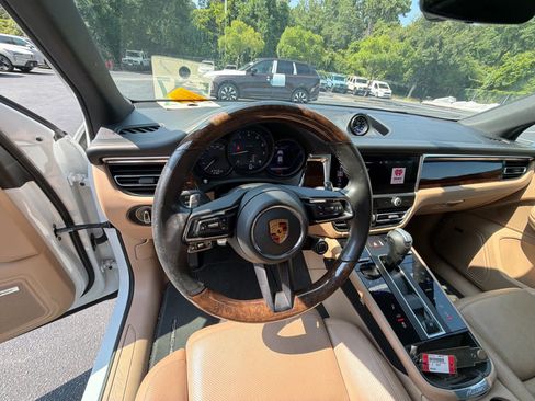 Used 2023 Porsche Macan AWD/4WD image 26