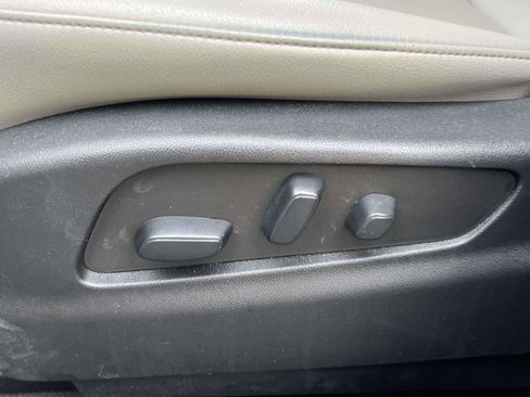 Certified 2023 Cadillac XT4 Luxury w/ Cold Weather Package image 11