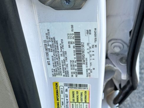 Used 2017 Ford Fusion SE w/ Fusion SE Technology Package image 33