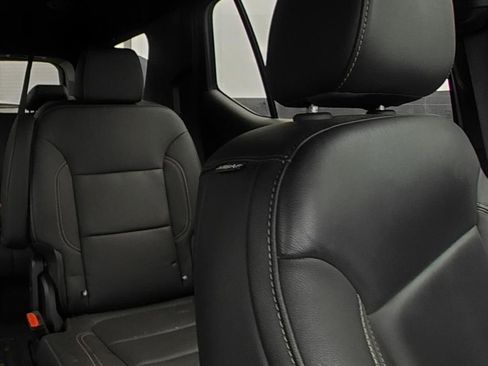 Used 2023 Chevrolet Traverse LT FWD image 11