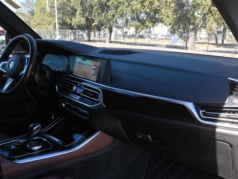 Used 2020 BMW X5 M50i w/ Executive Package image 25
