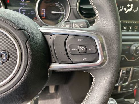 Used 2023 Jeep Wrangler Sahara image 17