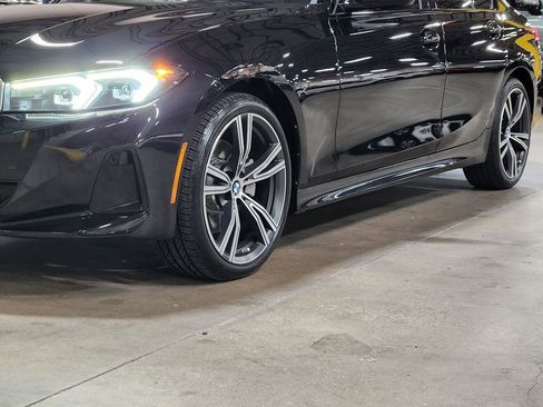 Used 2023 BMW 330i Sedan w/ Premium Package image 17