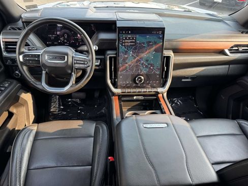 Certified 2025 GMC Yukon Denali AWD/4WD image 8