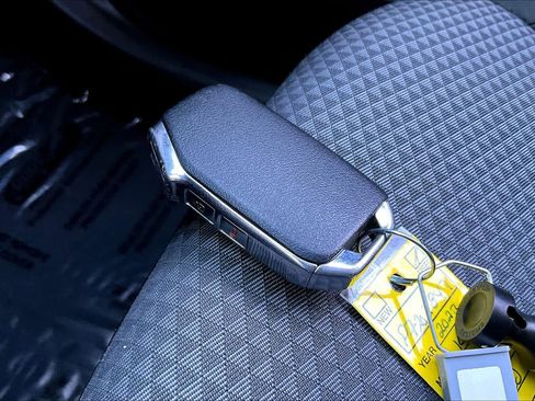 Used 2023 Kia Soul LX image 12