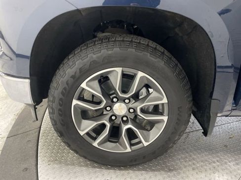 Used 2022 Chevrolet Silverado 1500 LT image 2