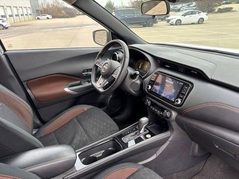 Used 2024 Nissan Kicks SR image 17