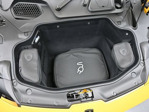 Used 2026 Lamborghini Temerario AWD/4WD image 32