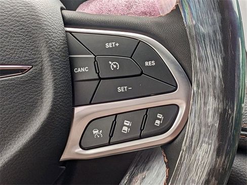 New 2026 Chrysler Pacifica Pinnacle image 16