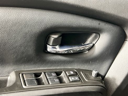 Used 2023 Nissan Titan SV w/ SV Convenience Package RWD image 16
