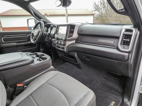 Used 2024 RAM 3500 Big Horn image 31