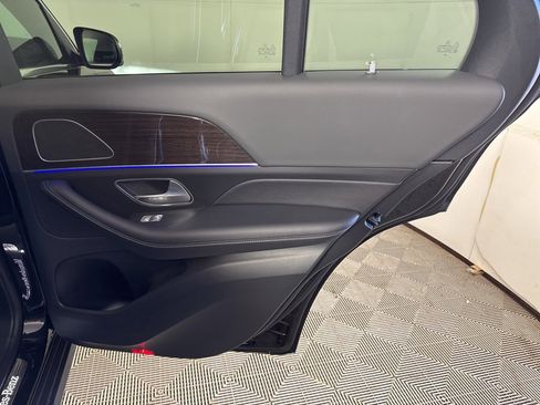 Used 2025 Mercedes-Benz GLE 450e 4MATIC image 18