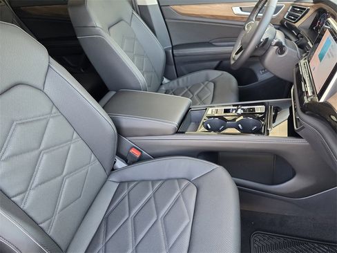 New 2026 Volkswagen Atlas SE image 10