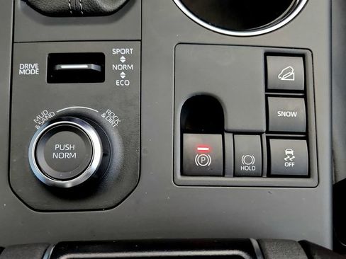 Used 2025 Toyota Highlander XSE AWD/4WD image 39