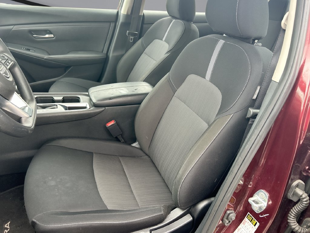 Used 2025 Nissan Sentra SV FWD image 11