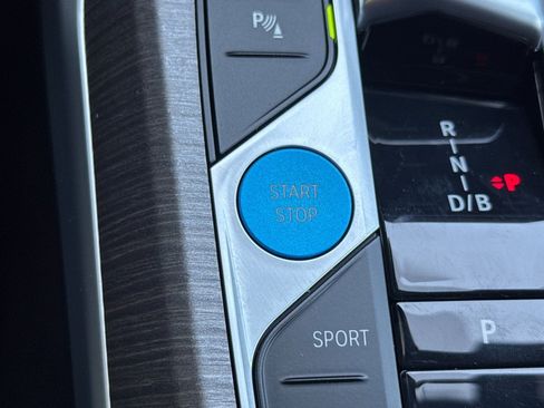 Used 2025 BMW i4 eDrive40 w/ M Sport Package RWD image 29