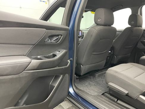 Used 2023 Chevrolet Traverse LT FWD image 38
