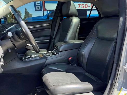 Used 2019 Chrysler 300 Limited w/ Safetytec Plus Group RWD image 15