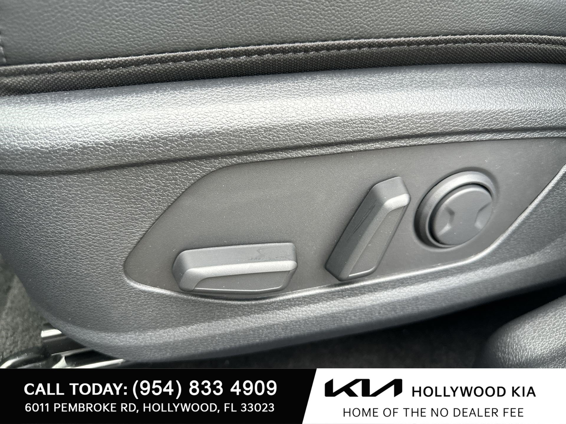 New 2026 Kia Sportage SX FWD image 16