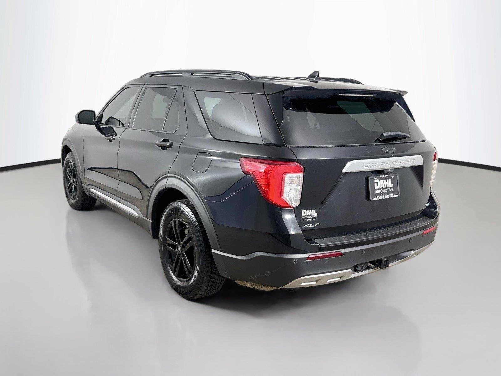 Used 2020 Ford Explorer XLT w/ Equipment Group 202A AWD/4WD image 10